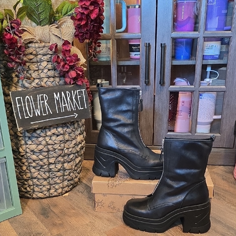 Free People Boots Myles Front Zip Boots Black Womens Size 6 NIB